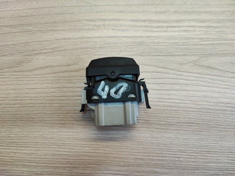 Кнопка обогрева сидений