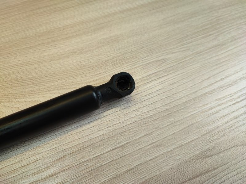 Амортизатор багажника