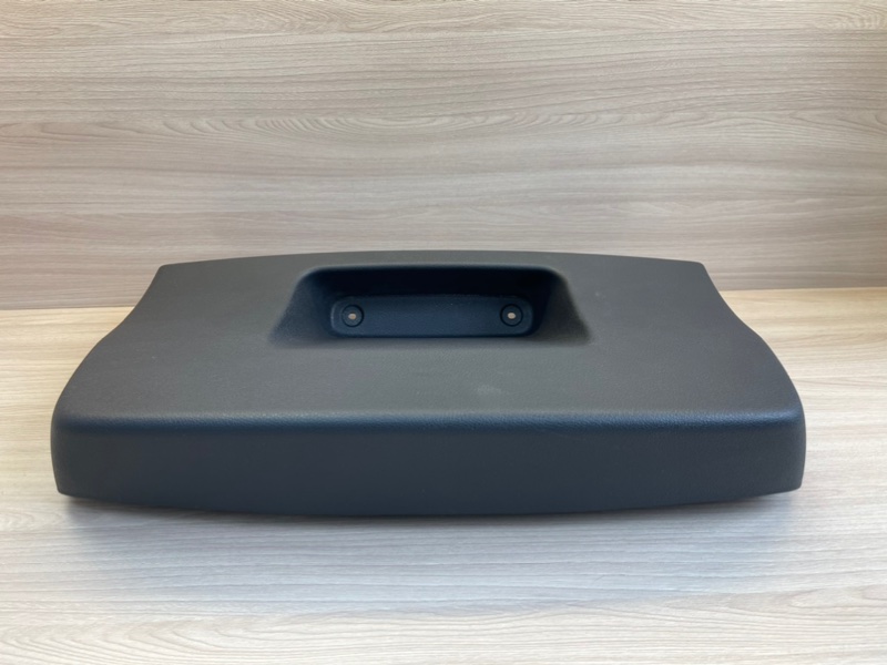 Обшивка двери багажника