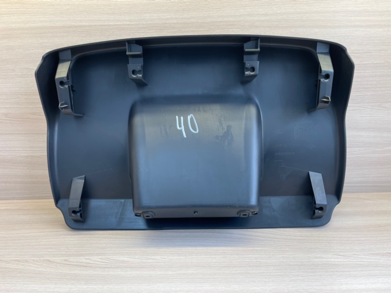 Обшивка двери багажника