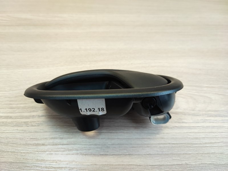 Внутренняя  ручка двери