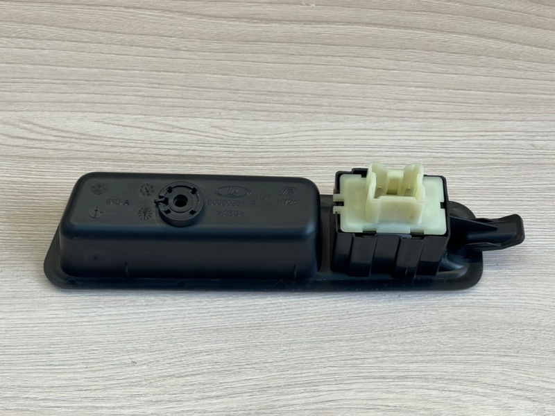 Кнопка стеклоподъемника