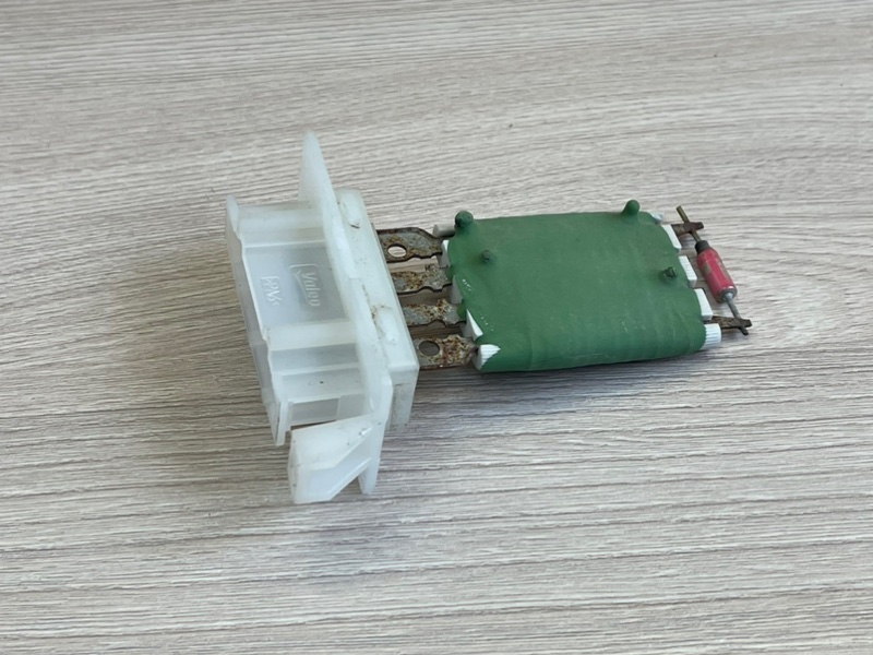 Резистор отопителя