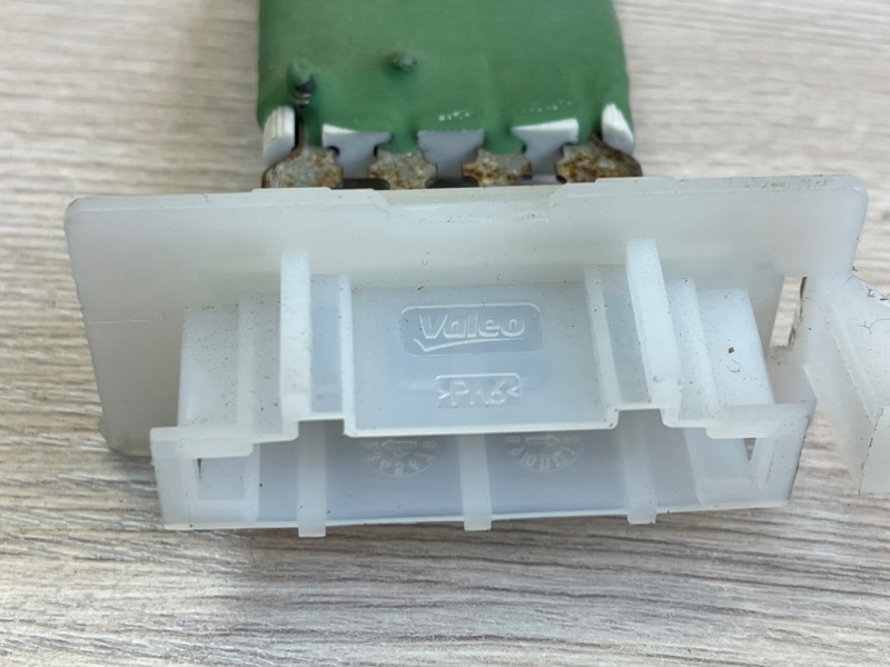 Резистор отопителя