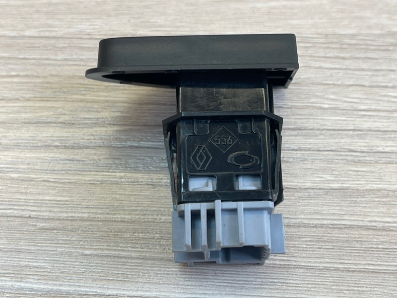 Кнопка центрального замка