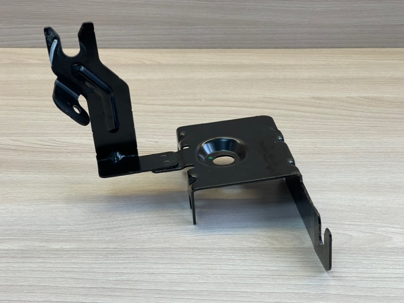 Кронштейн блока ABS