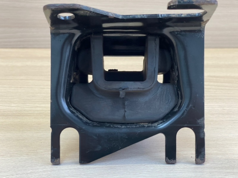 Опора двигателя