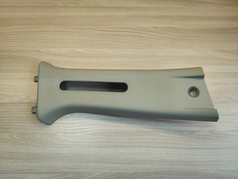 Обшивка средней стойки