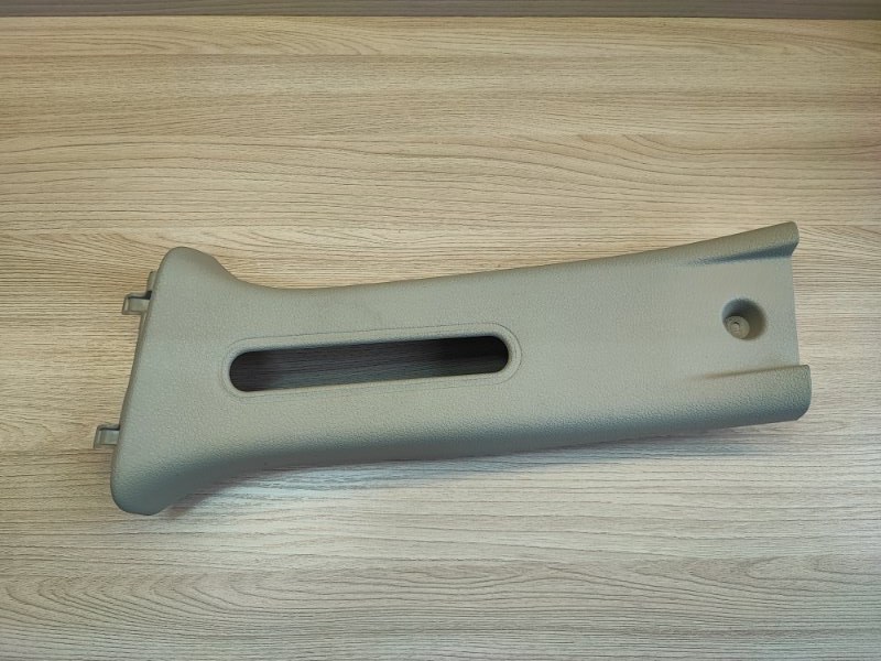 Обшивка средней стойки