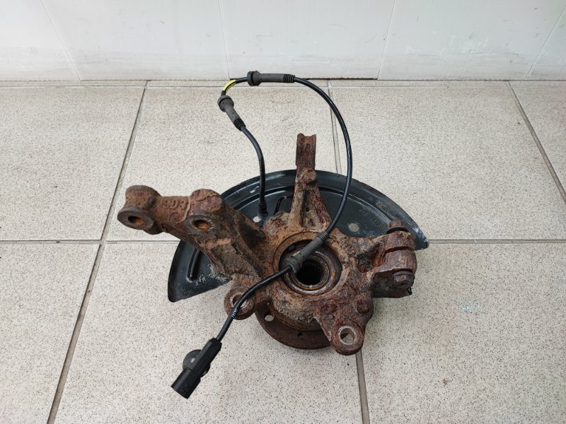 Кулак поворотный