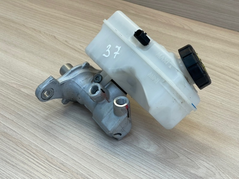 Главный тормозной цилиндр