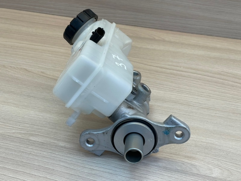 Главный тормозной цилиндр