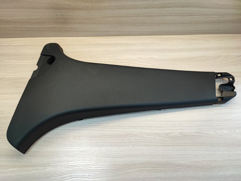 Обшивка средней стойки