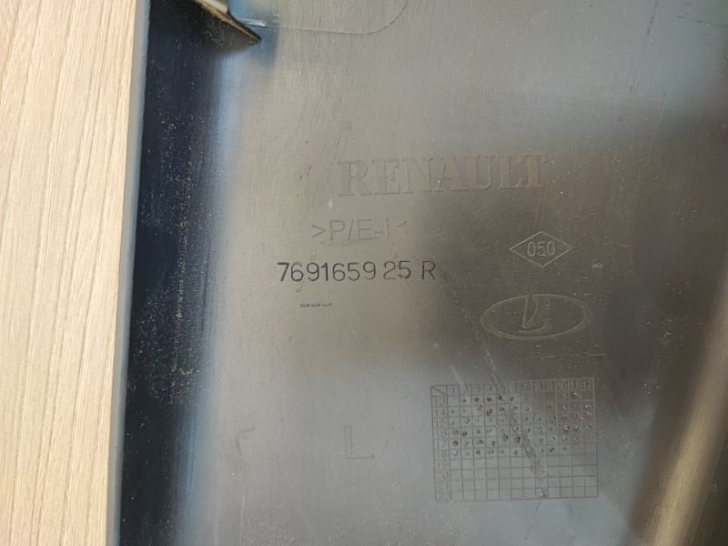 Обшивка средней стойки