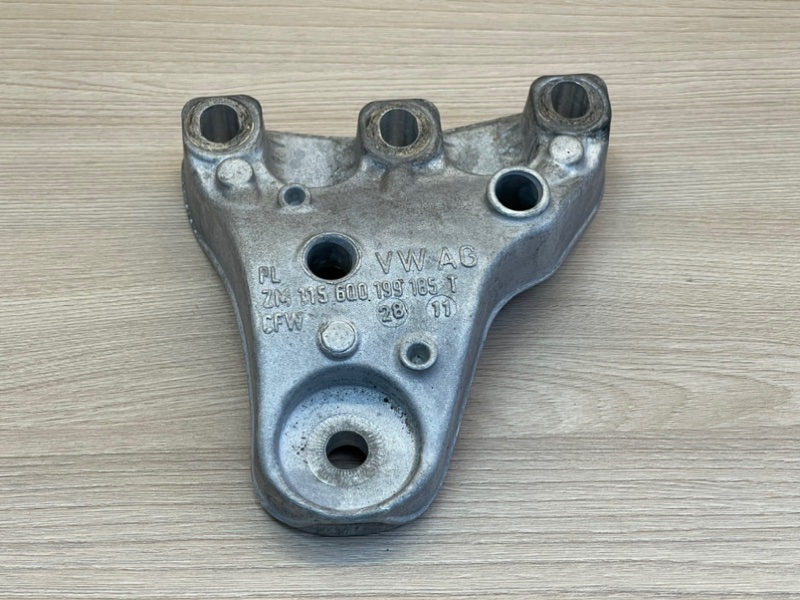 Кронштейн    опоры двигателя