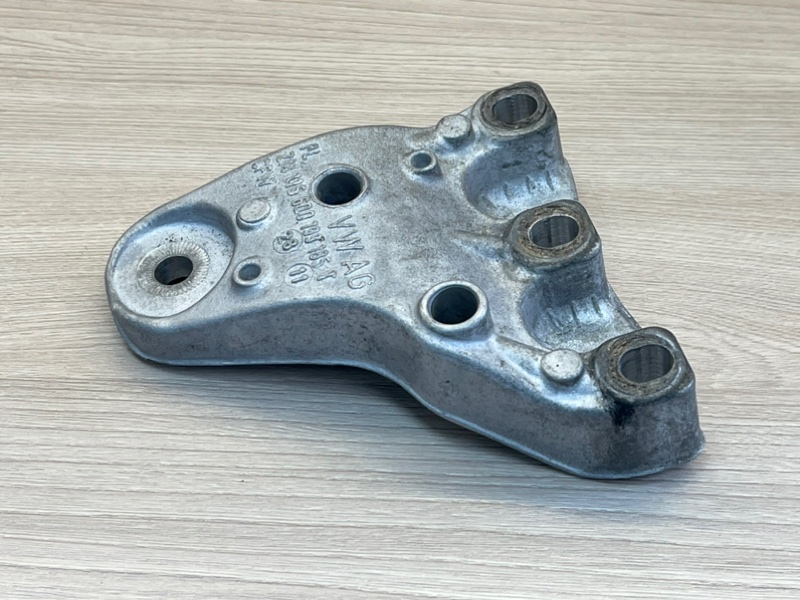 Кронштейн    опоры двигателя