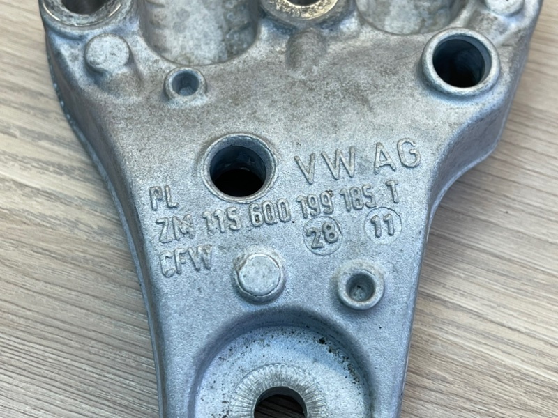 Кронштейн    опоры двигателя