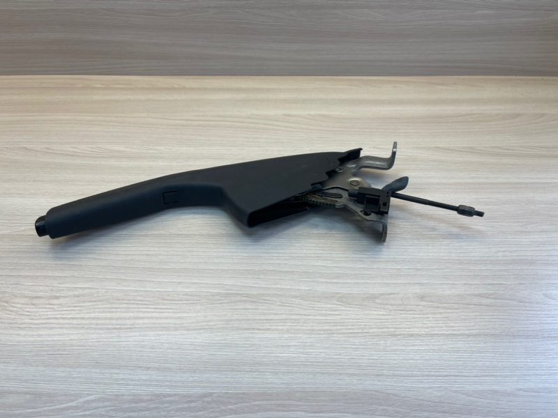 Рычаг стояночного тормоза