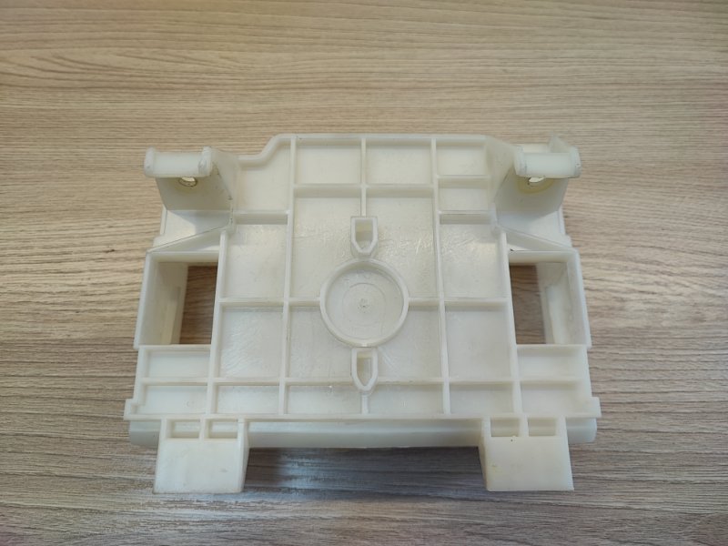 Кронштейн блока кузовной электроники