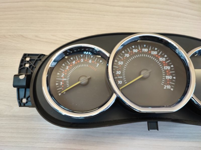 Щиток приборов