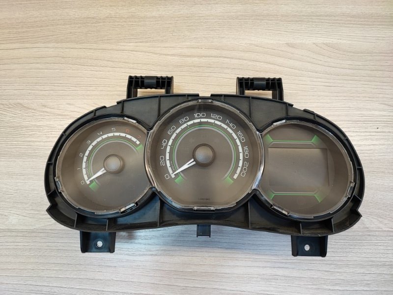 Щиток приборов