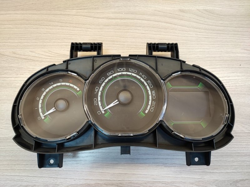 Щиток приборов