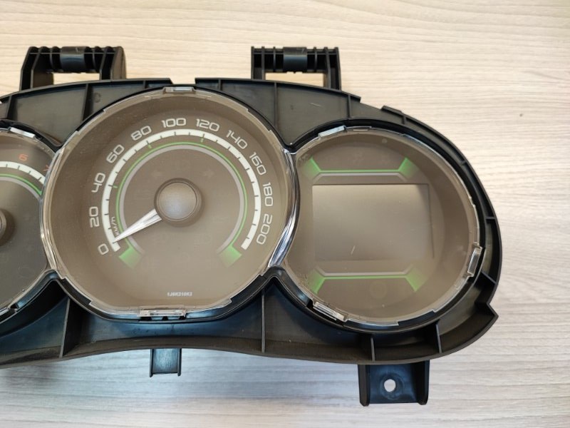 Щиток приборов