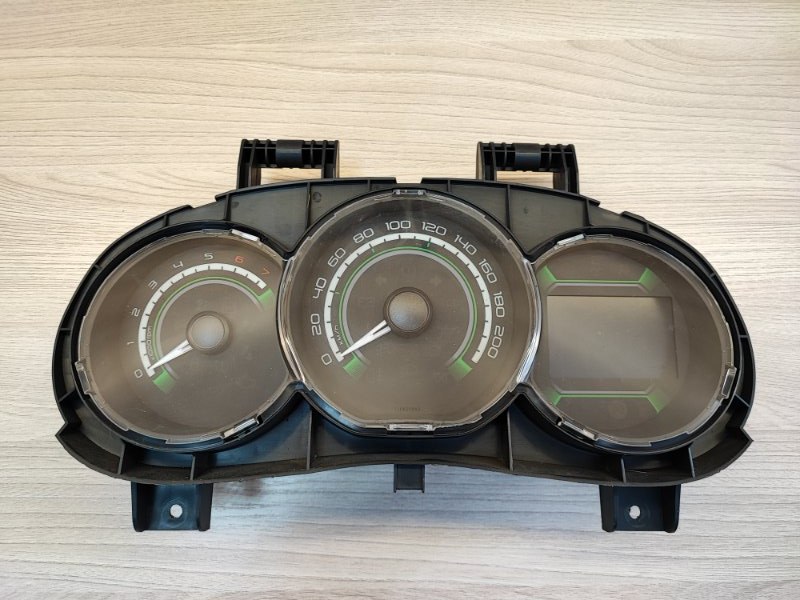 Щиток приборов