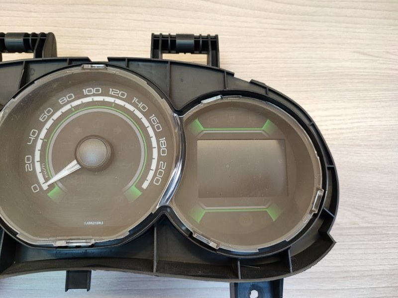 Щиток приборов