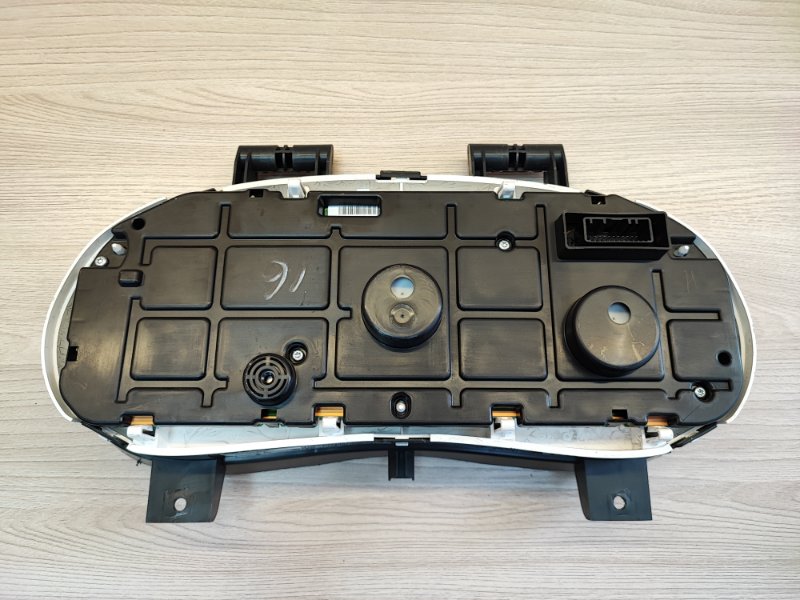 Щиток приборов