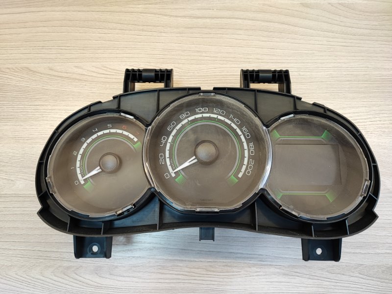 Щиток приборов