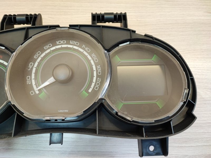 Щиток приборов