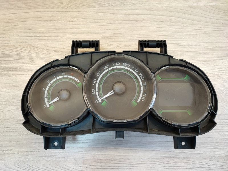 Щиток приборов