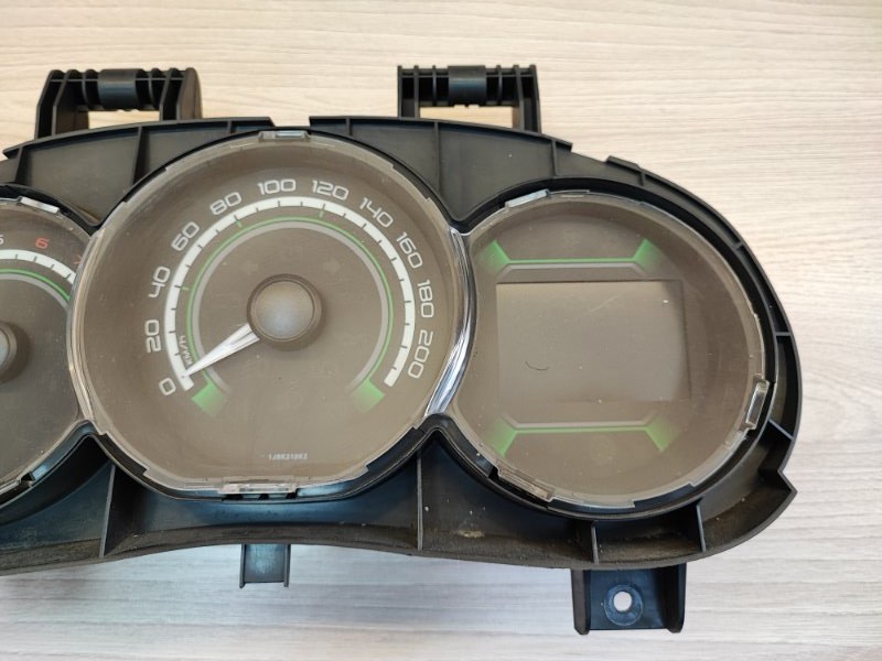 Щиток приборов