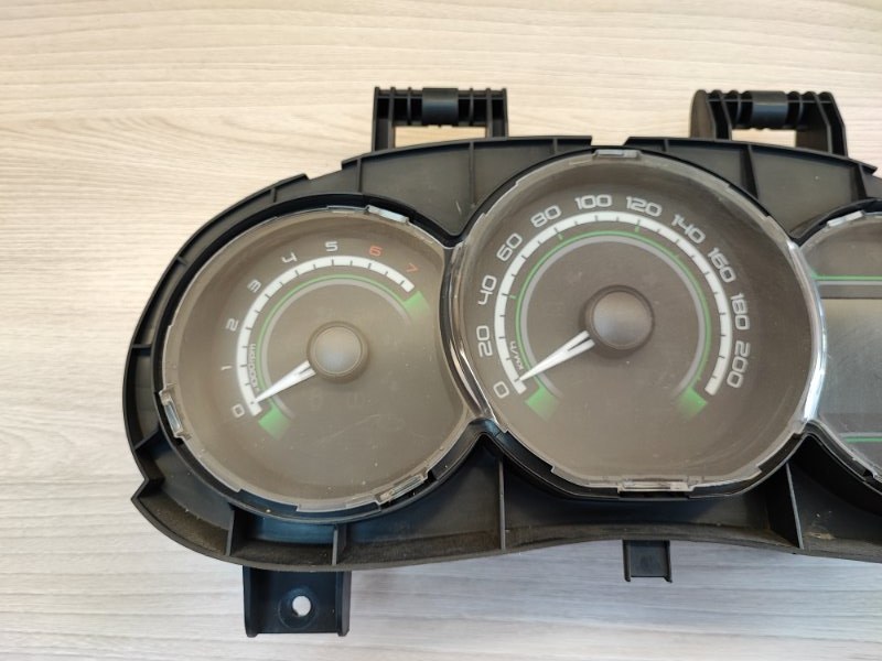 Щиток приборов