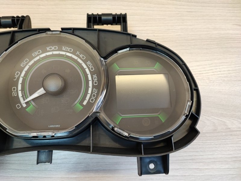 Щиток приборов