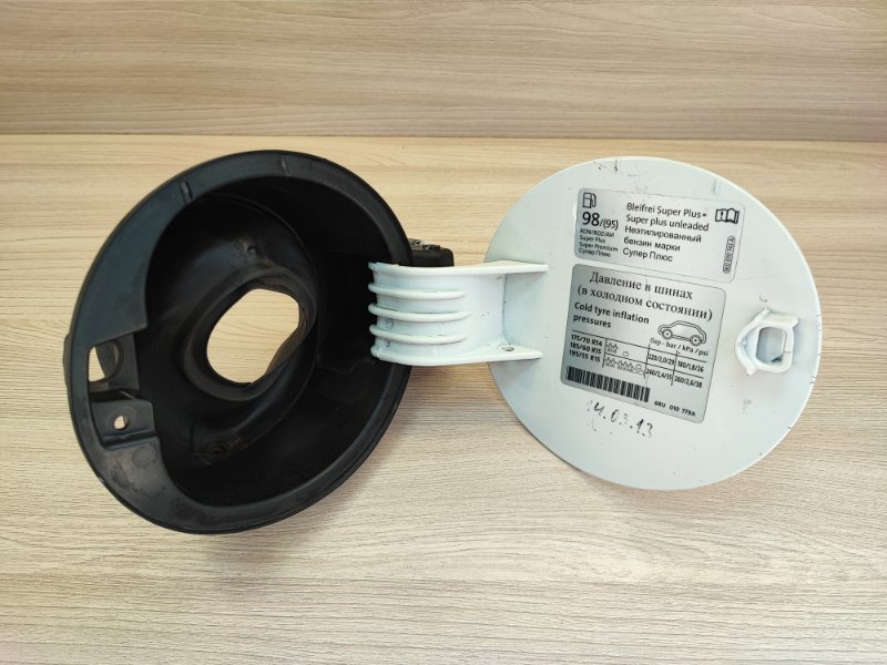 Лючок бензобака