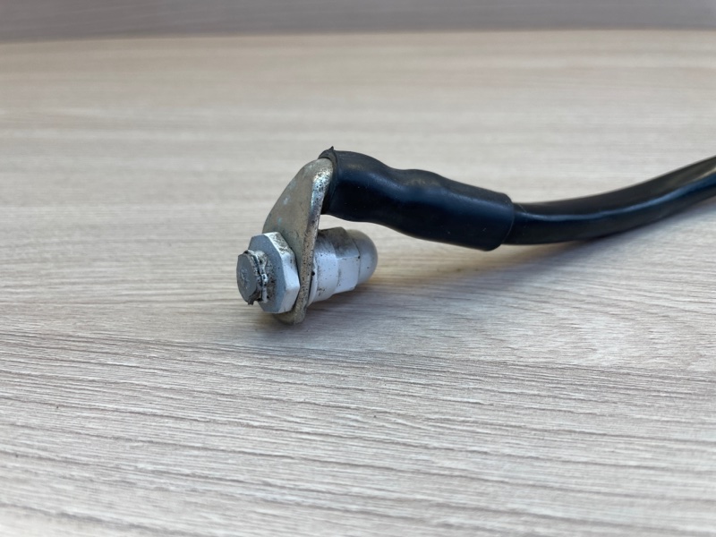 Клемма аккумулятора (минусовая)