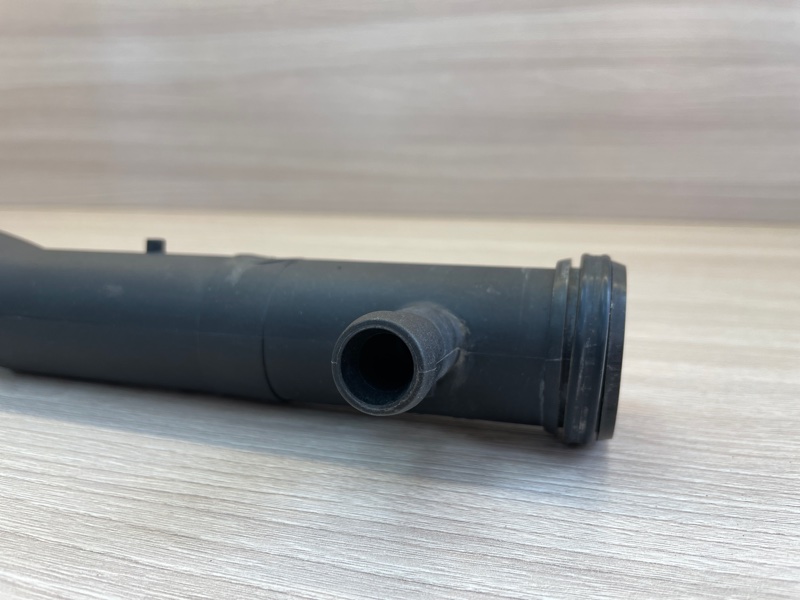 Патрубок радиатора