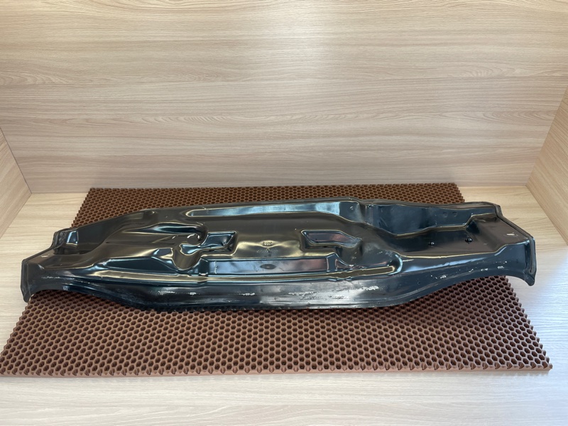 Планка под жабо