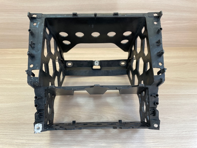 Кронштейн магнитолы