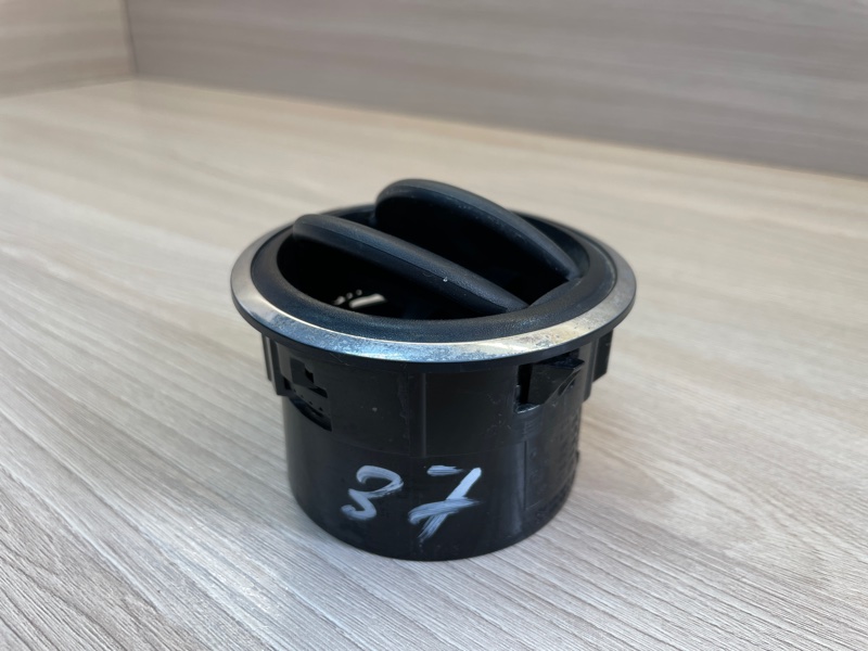 Воздушный дефлектор салона