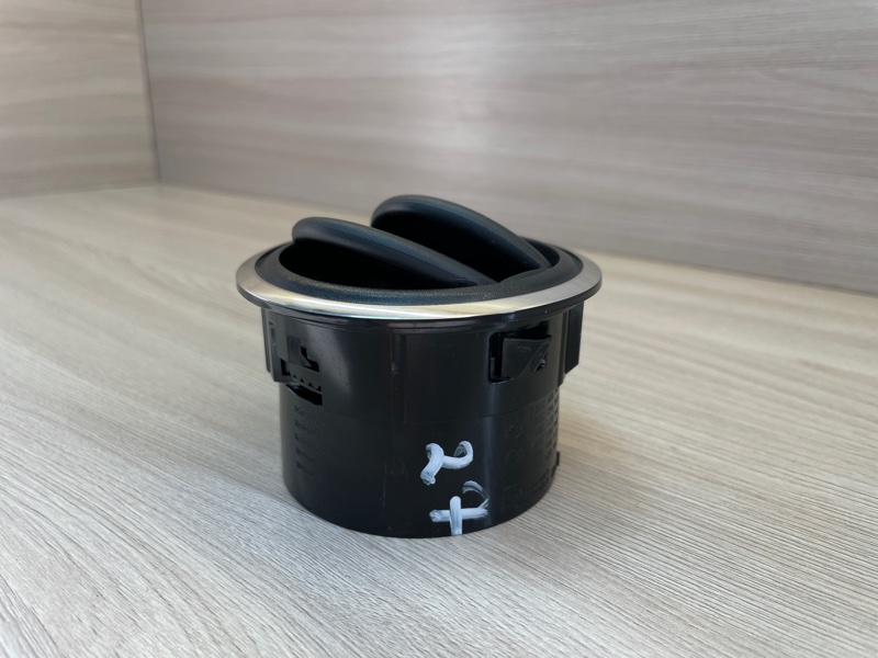 Воздушный дефлектор салона