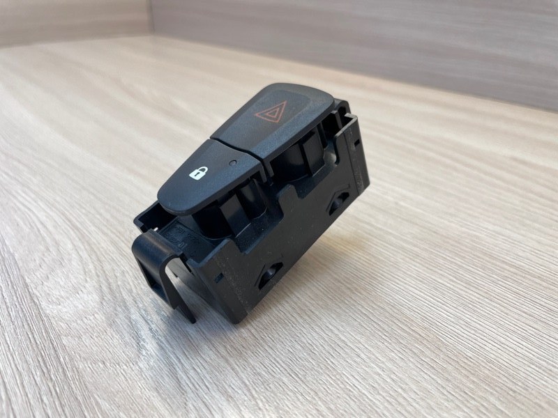 Кнопка аварийной сигнализации