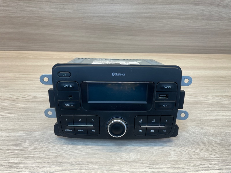 Магнитола штатная