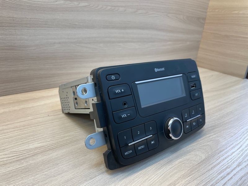 Магнитола штатная