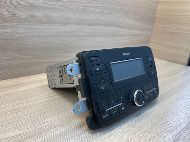 Магнитола штатная