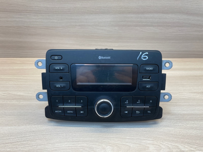 Магнитола штатная