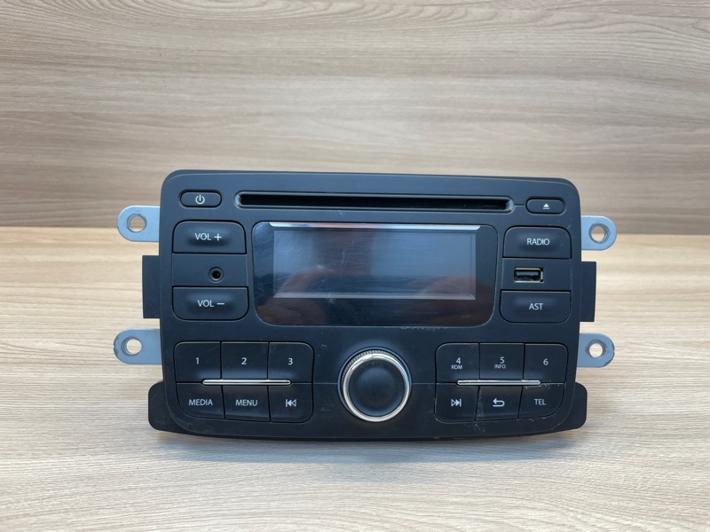 Магнитола штатная