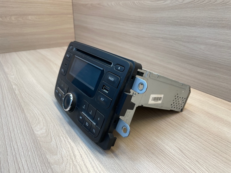 Магнитола штатная